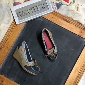 Sperry’s top slides size 7.5